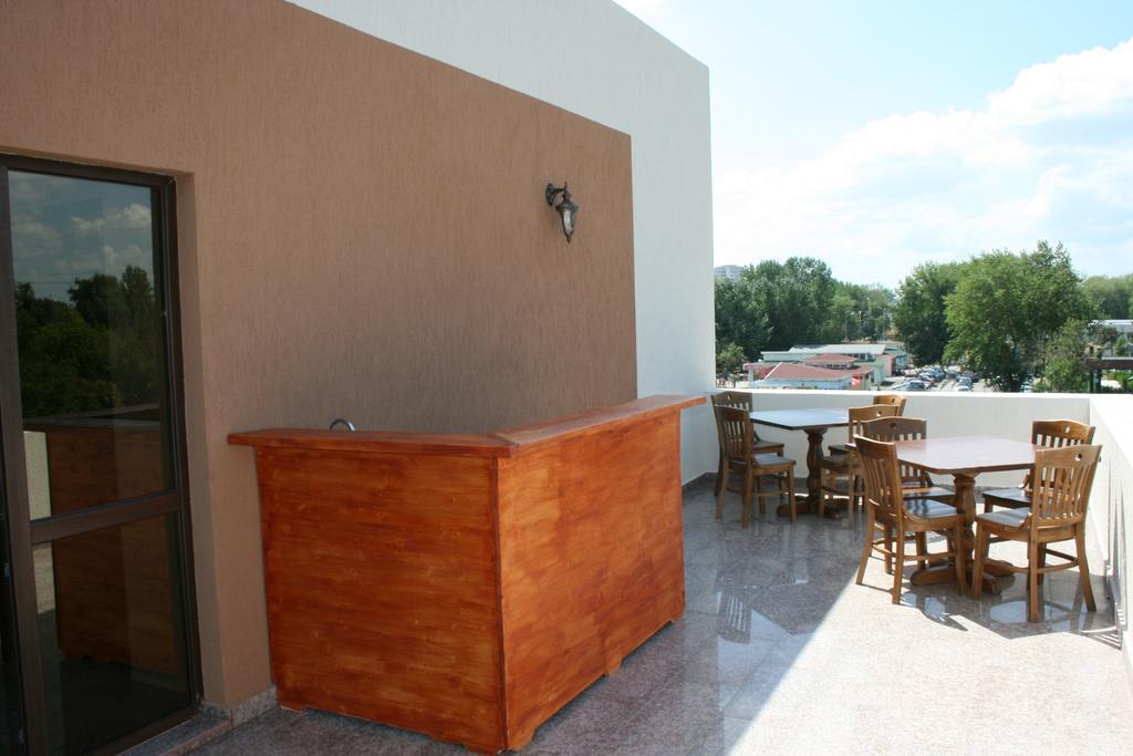 Hotel Mihaela Мамая Экстерьер фото
